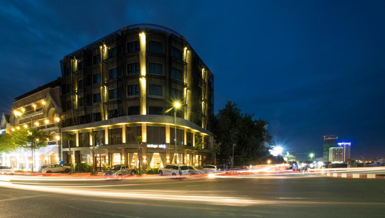 Almond Hotel Bassac River Пном Пен Екстериор снимка