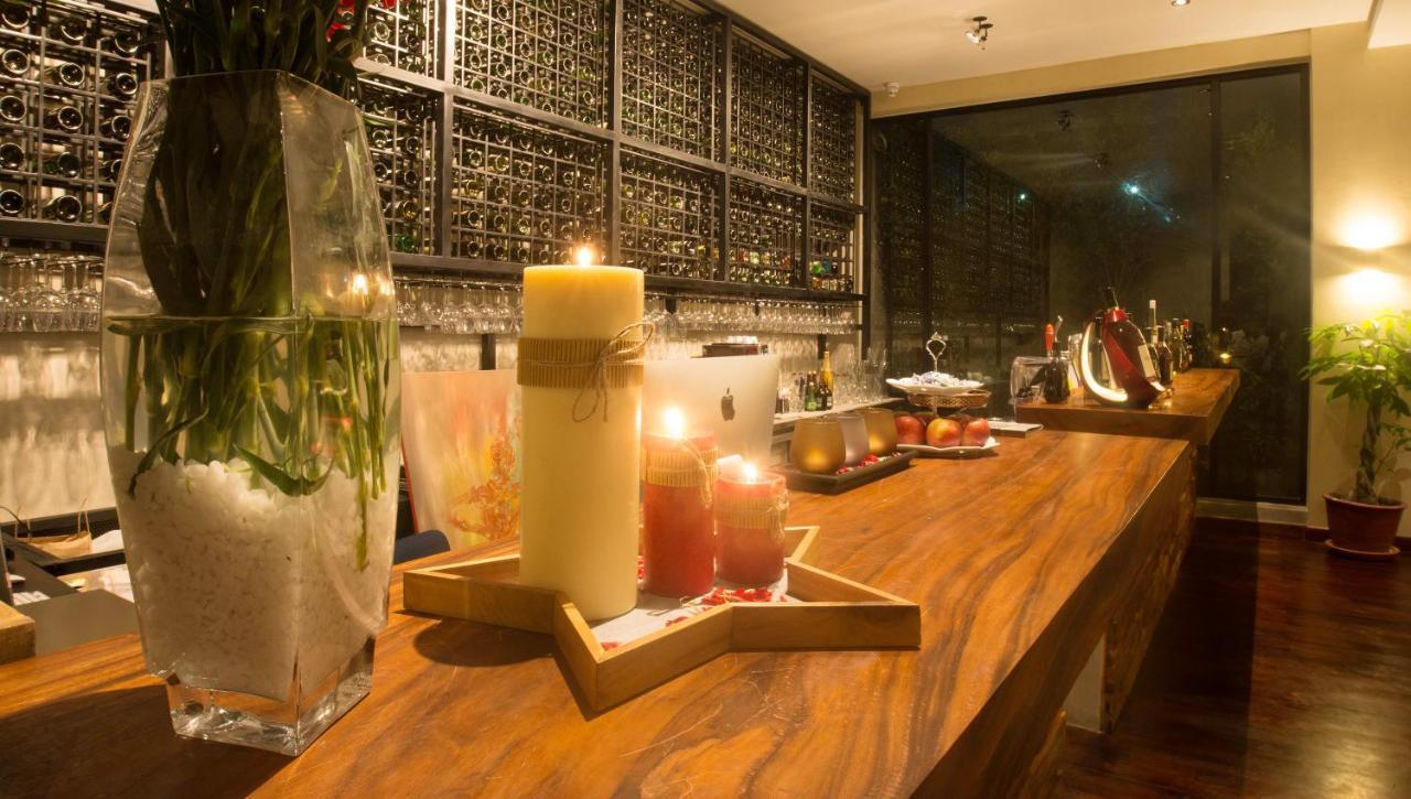 Almond Hotel Bassac River Пном Пен Екстериор снимка