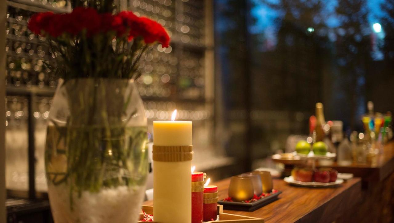 Almond Hotel Bassac River Пном Пен Екстериор снимка