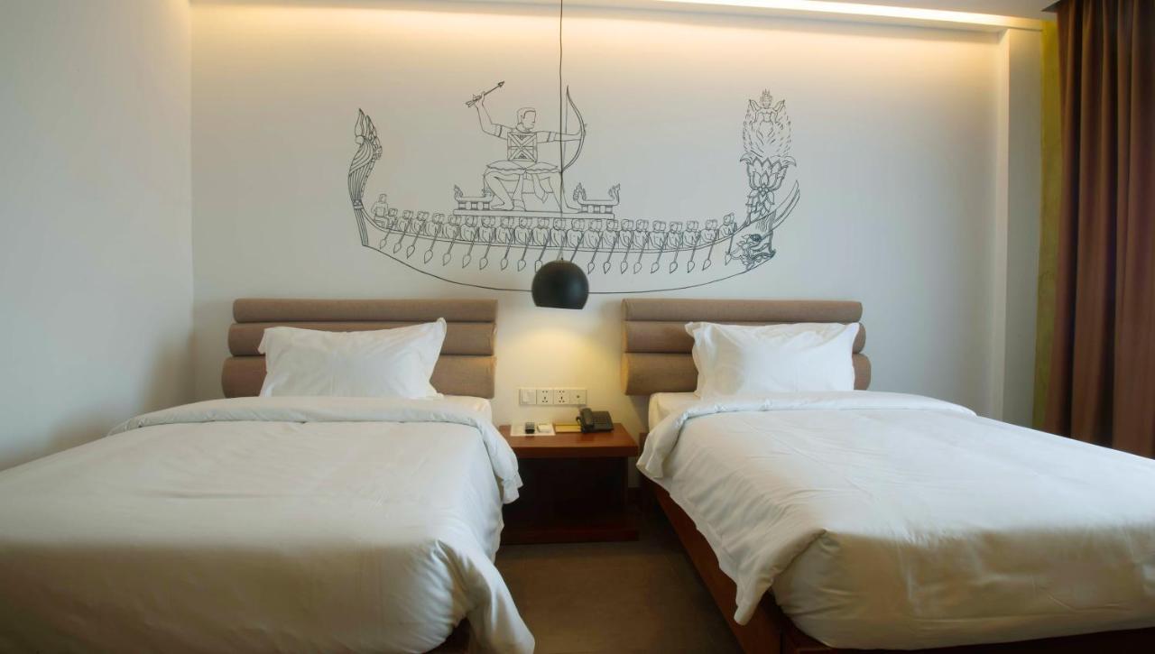 Almond Hotel Bassac River Пном Пен Екстериор снимка