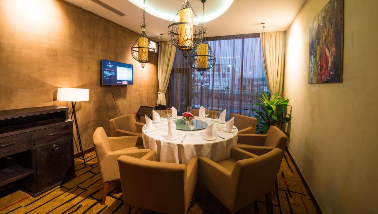 Almond Hotel Bassac River Пном Пен Екстериор снимка