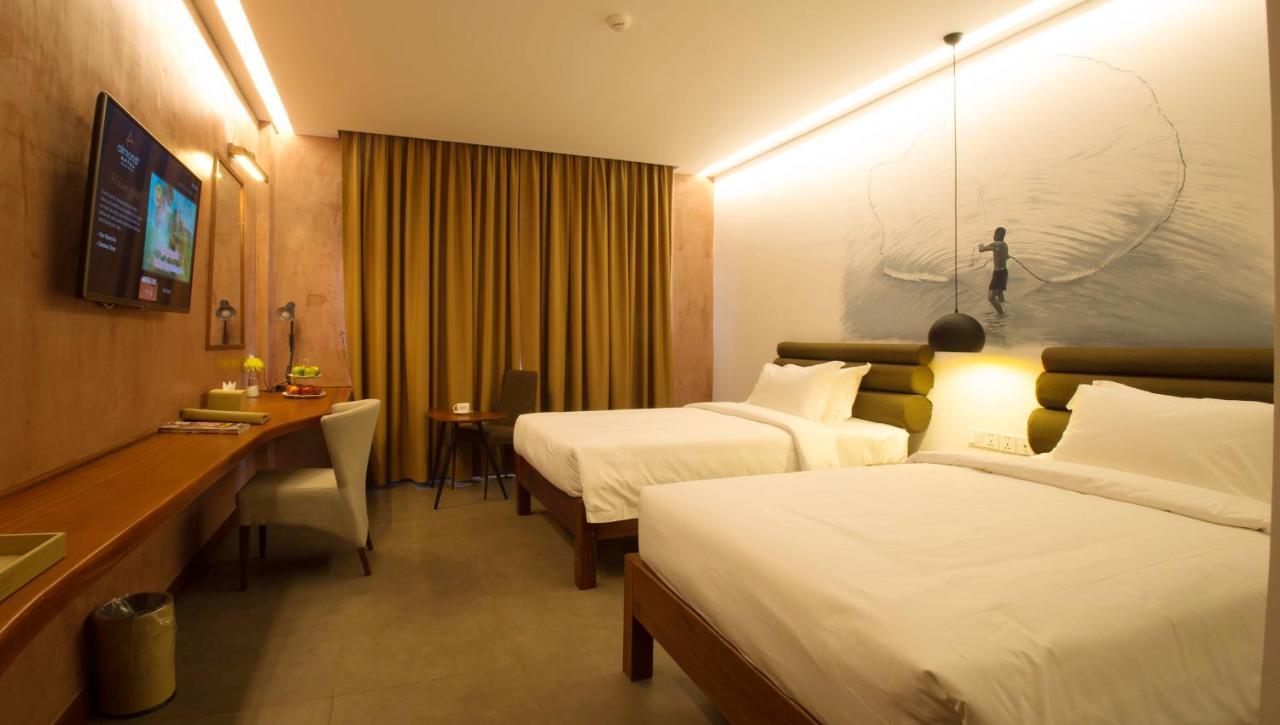 Almond Hotel Bassac River Пном Пен Екстериор снимка